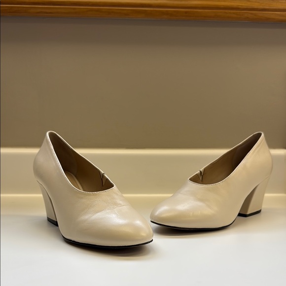 Botkier Haven Block Heel Pumps | Cream | 8.5 | GUC - Picture 1 of 11